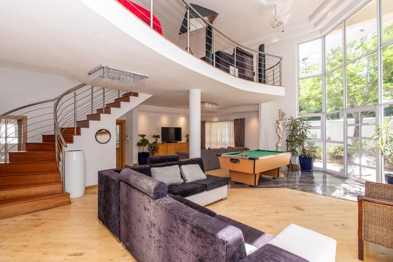 To Let 4 Bedroom Property for Rent in Constantia Western Cape